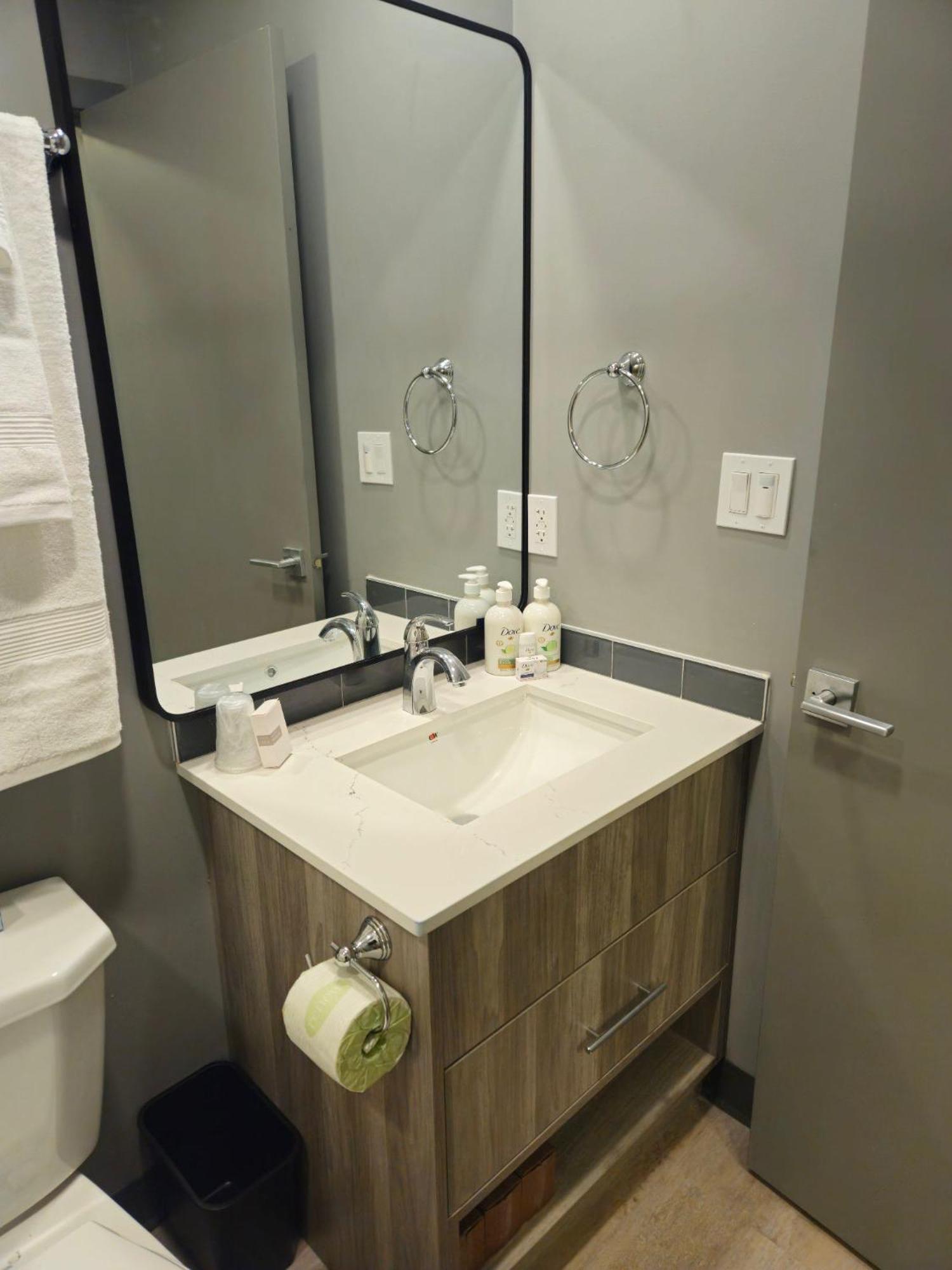 Ramada By Wyndham West Edmonton Hotel & Suites Zewnętrze zdjęcie