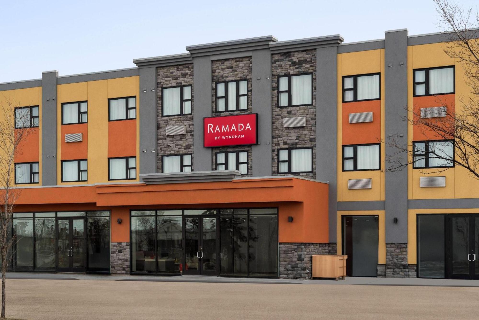 Ramada By Wyndham West Edmonton Hotel & Suites Zewnętrze zdjęcie